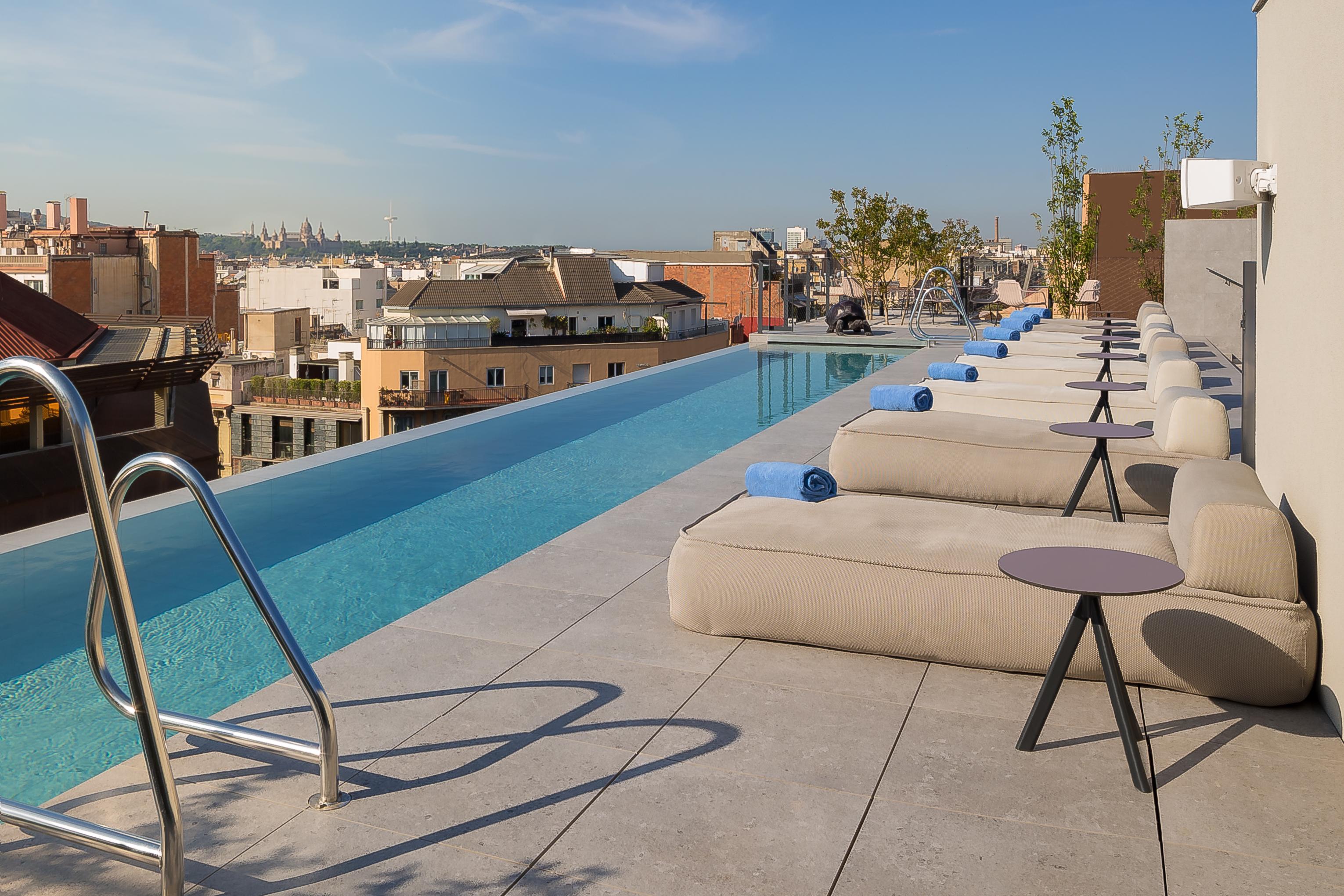 올라 에이샴플라 호텔 바르셀로나 외부 사진 Rooftop pool
