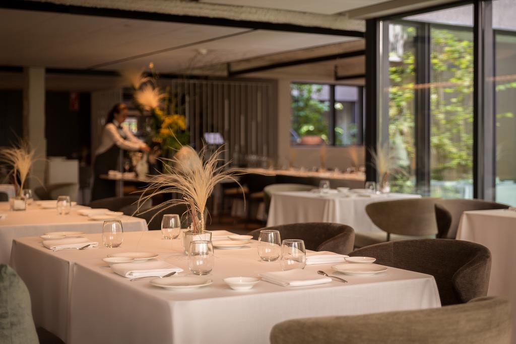 올라 에이샴플라 호텔 바르셀로나 외부 사진 Restaurant "La Table du Cèdre"